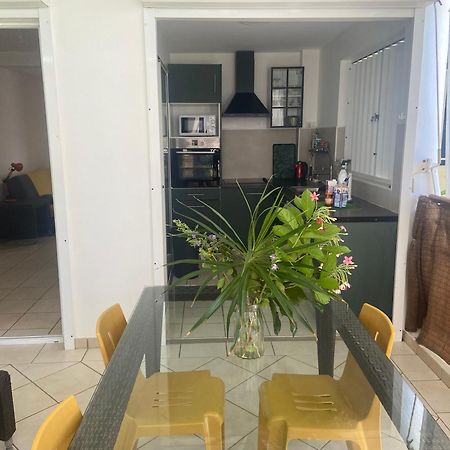 Location Vacances Fun Sous Les Gommiers Sainte-Luce Exterior photo